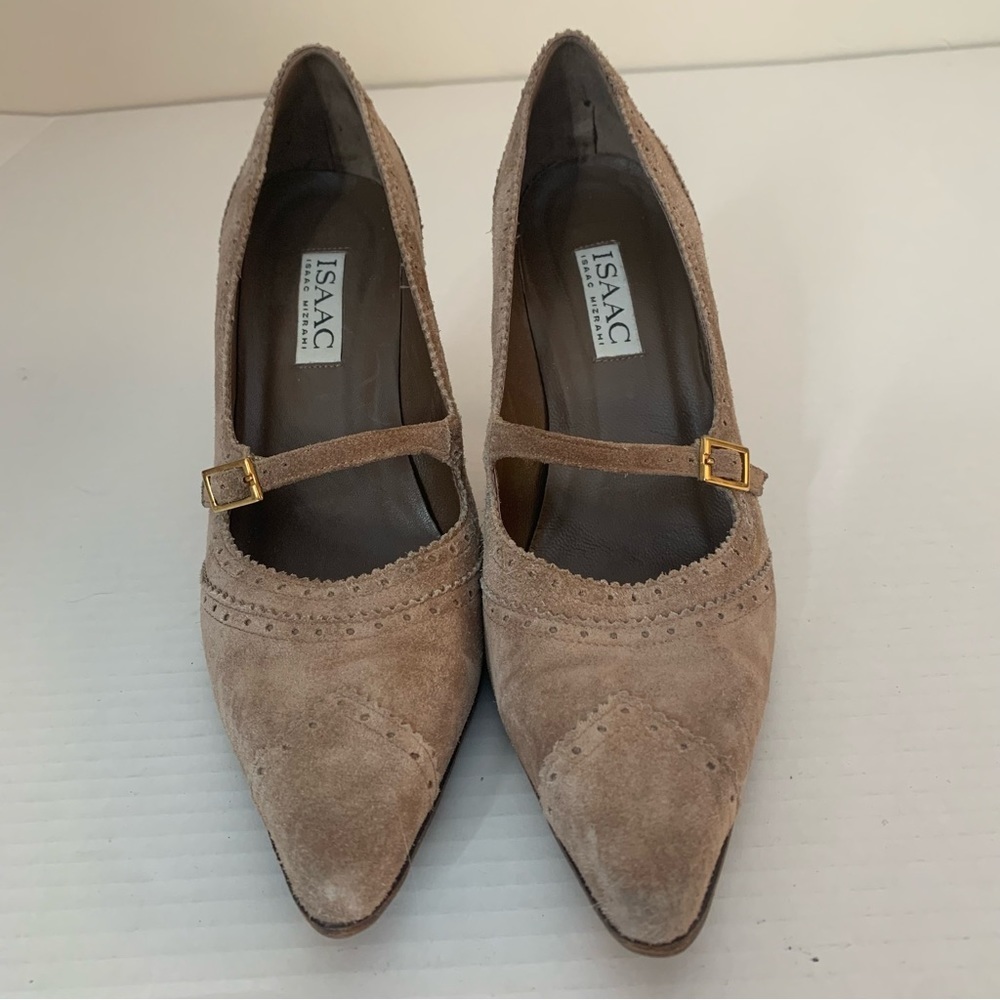 ISAAC Isaac Mizrahi Tan Suede Heels